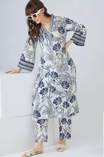 Women Floral Printed Regular Pure Cotton Kurta with Trousers