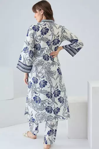 Women Floral Printed Regular Pure Cotton Kurta with Trousers