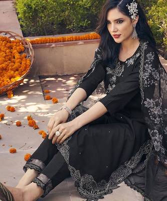 Black & White Floral Embroidered Regular Kurta With Trousers & Dupatta 4