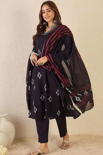 Women V-Neck Ethnic Motifs Printed Pure Cotton Kurta with Trousers & Dupatta