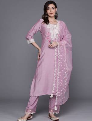 Floral Embroidered Regular Thread Work Kurta With Trousers & Dupatta 1