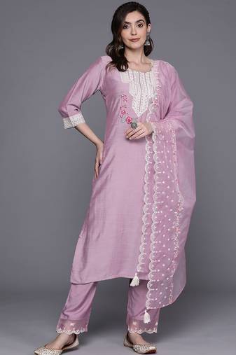 Floral Embroidered Regular Thread Work Kurta With Trousers & Dupatta