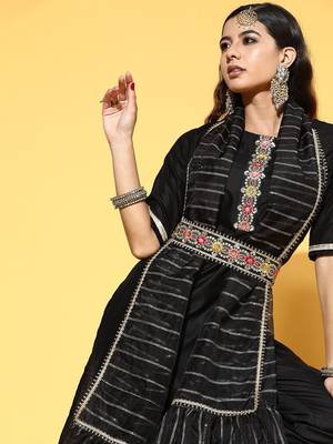 Deep Black Yoke Design Kurta with Solid Trousers 2