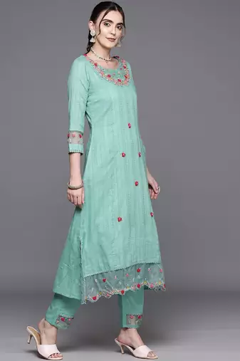 Floral Embroidered Panelled Thread Work Pure Cotton Kurta With Trousers & Dupatta