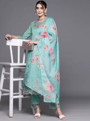 Floral Embroidered Panelled Thread Work Pure Cotton Kurta With Trousers & Dupatta 8
