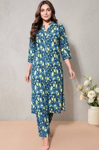 Women Printed Regular Kurta with Trousers