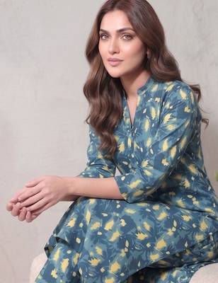 Women Printed Regular Kurta with Trousers 4