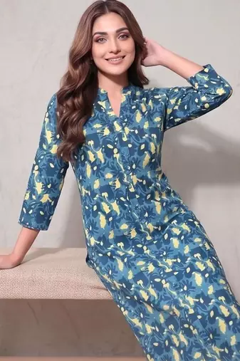 Women Printed Regular Kurta with Trousers