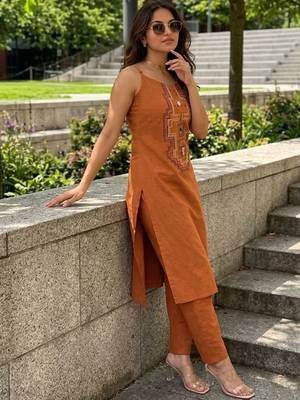 Women Embroidered Regular Mirror Work Kurta with Trousers 5