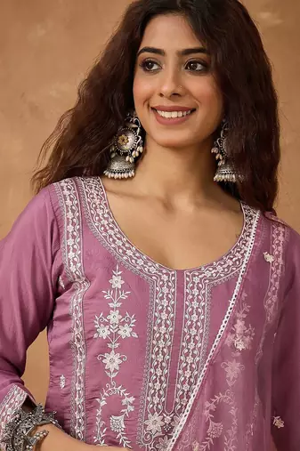 Women Floral Embroidered Kurta with Trousers & Dupatta