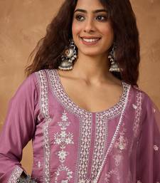 Women Floral Embroidered Kurta with Trousers & Dupatta