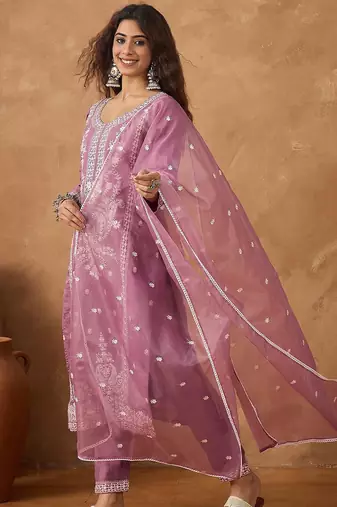 Women Floral Embroidered Kurta with Trousers & Dupatta