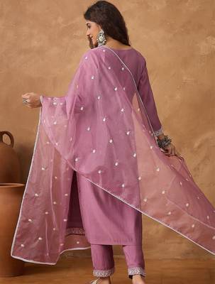 Women Floral Embroidered Kurta with Trousers & Dupatta 6
