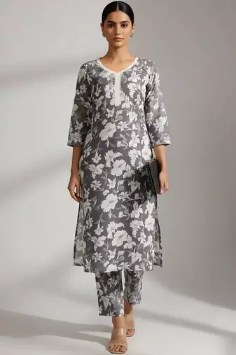 Women Ethnic Motifs Printed Regular Kurta with Trousers