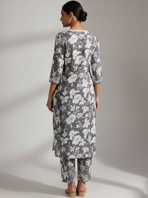 Women Ethnic Motifs Printed Regular Kurta with Trousers 2