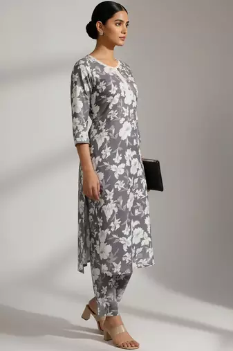 Women Ethnic Motifs Printed Regular Kurta with Trousers