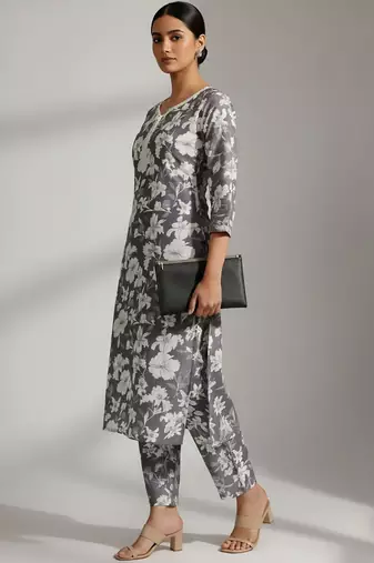 Women Ethnic Motifs Printed Regular Kurta with Trousers
