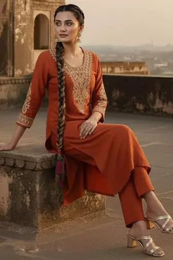 Women Ethnic Motifs Embroidered Regular Thread Work Kurta with Trousers