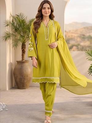 Women Ethnic Motifs Embroidered Regular Thread Work Kurta with Trousers & With Dupatta 6