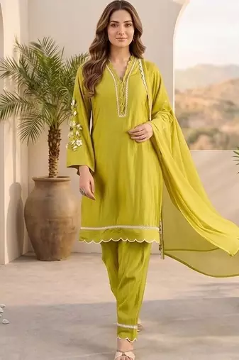 Women Ethnic Motifs Embroidered Regular Thread Work Kurta with Trousers & With Dupatta