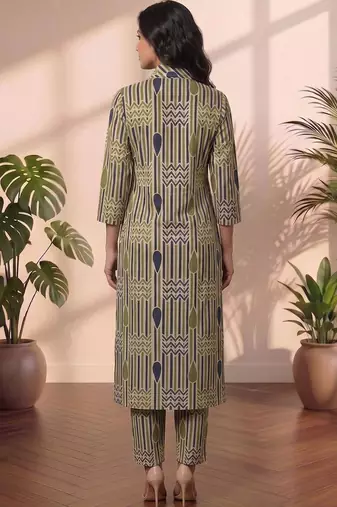 Women Printed Regular Kurta with Palazzos