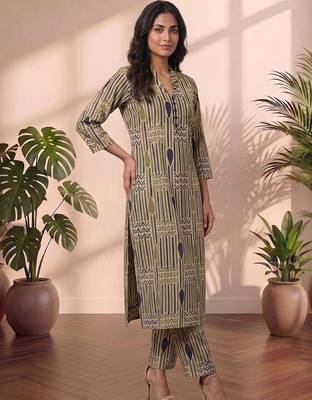 Women Printed Regular Kurta with Palazzos 4