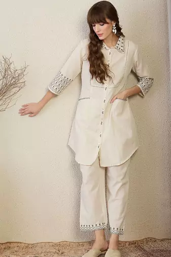Women Ethnic Motifs Embroidered Regular Thread Work Kurta with Trousers