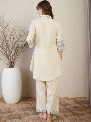 Women Ethnic Motifs Embroidered Regular Thread Work Kurta with Trousers 6
