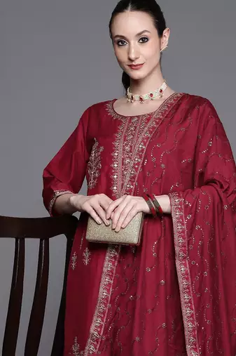 Floral Embroidered Regular Sequinned Kurta With Trousers & Dupatta