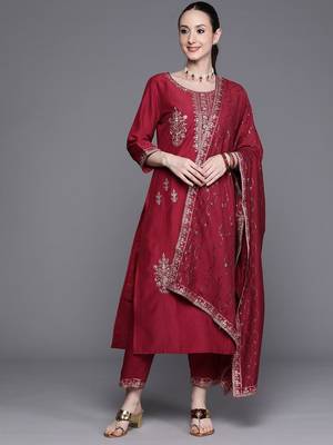 Floral Embroidered Regular Sequinned Kurta With Trousers & Dupatta 1