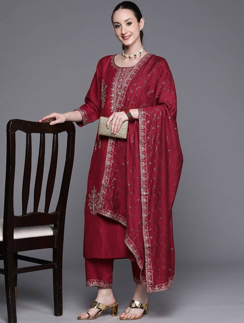 Floral Embroidered Regular Sequinned Kurta With Trousers & Dupatta