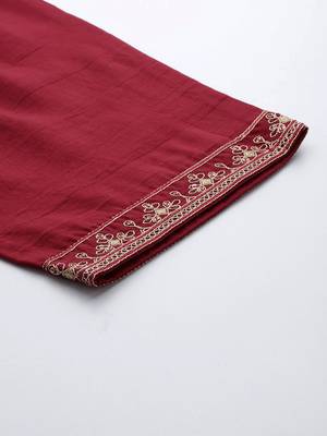 Floral Embroidered Regular Sequinned Kurta With Trousers & Dupatta 9