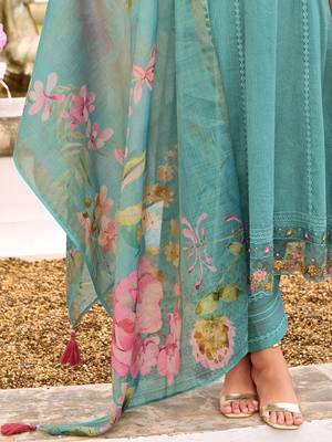 Women Embroidered Thread Work  Cotton Kurta with Trousers & With Dupatta 3