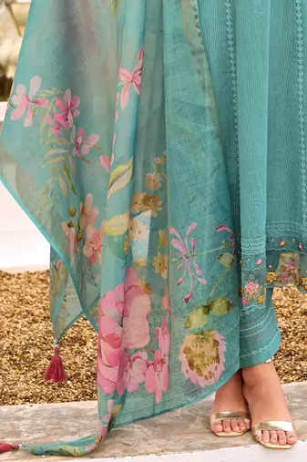 Women Embroidered Thread Work  Cotton Kurta with Trousers & With Dupatta
