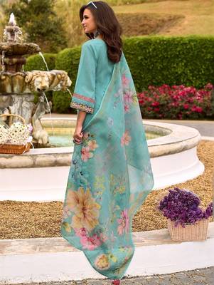 Women Embroidered Thread Work  Cotton Kurta with Trousers & With Dupatta 5