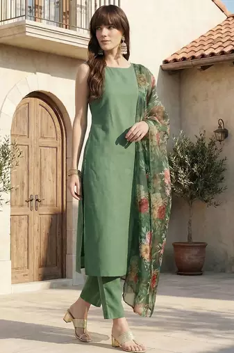 Women Floral Regular Kurta with Trousers & With Dupatta