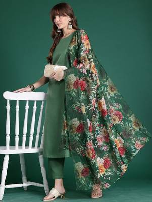Women Floral Regular Kurta with Trousers & With Dupatta 3