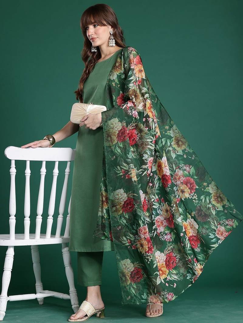 Women Floral Regular Kurta with Trousers & With Dupatta
