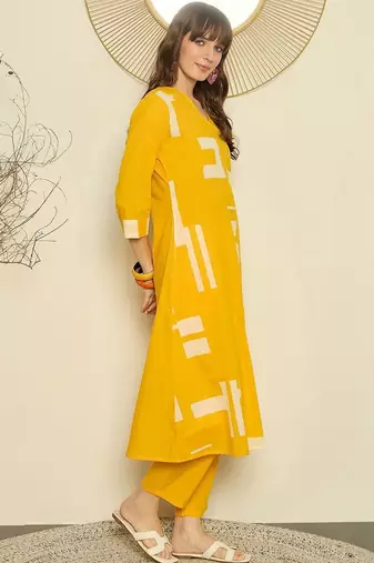 Women Printed Regular Pure Cotton Kurta with Trousers