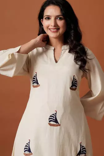 Women Ethnic Motifs Embroidered Regular Thread Work Pure Cotton Kurta with Trousers