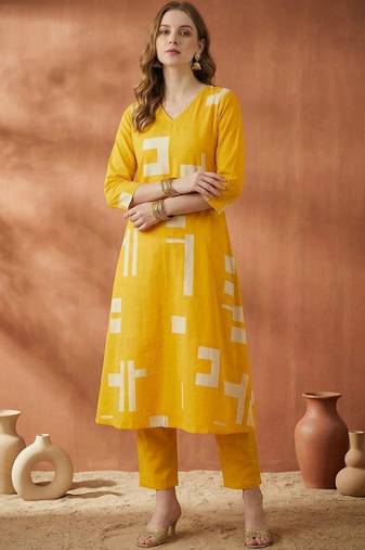 Women Printed Regular Pure Cotton Kurta with Trousers