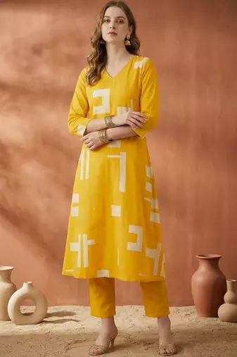 Women Printed Regular Pure Cotton Kurta with Trousers