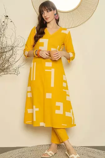 Women Printed Regular Pure Cotton Kurta with Trousers