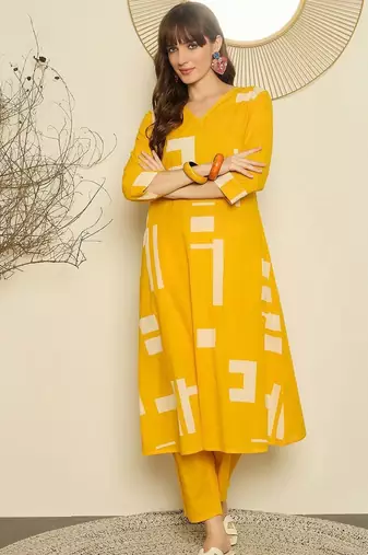 Women Printed Regular Pure Cotton Kurta with Trousers