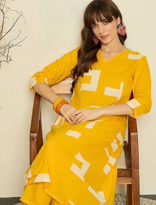 Women Printed Regular Pure Cotton Kurta with Trousers 7