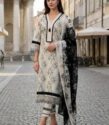 Women Floral Printed Regular Pure Cotton Kurta with Trousers & With Dupatta