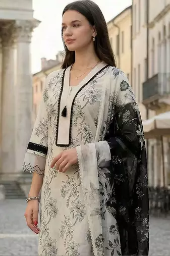 Women Floral Printed Regular Pure Cotton Kurta with Trousers & With Dupatta
