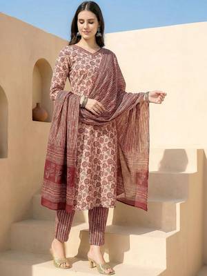 Women Floral Printed Regular Pure Cotton Kurta with Trousers & With Dupatta 1
