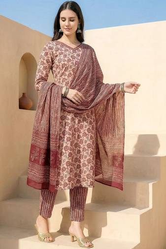 Women Floral Printed Regular Pure Cotton Kurta with Trousers & With Dupatta