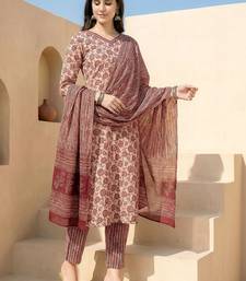 Women Floral Printed Regular Pure Cotton Kurta with Trousers & With Dupatta